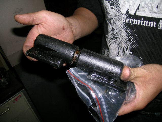 Weld on barrel hinge